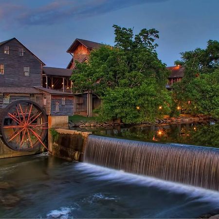 A Moment Inn Time Pigeon Forge Εξωτερικό φωτογραφία