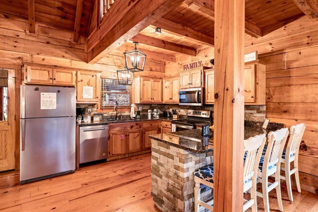 A Moment Inn Time Pigeon Forge Εξωτερικό φωτογραφία